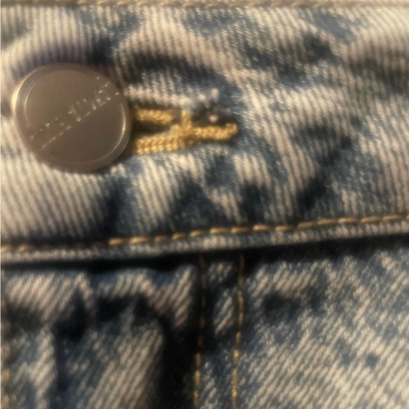 Dakota Blue (Junior XLg) Light-washed Denim Bubble Streetwear Cowgirl Mini Skirt - Picture 12 of 14